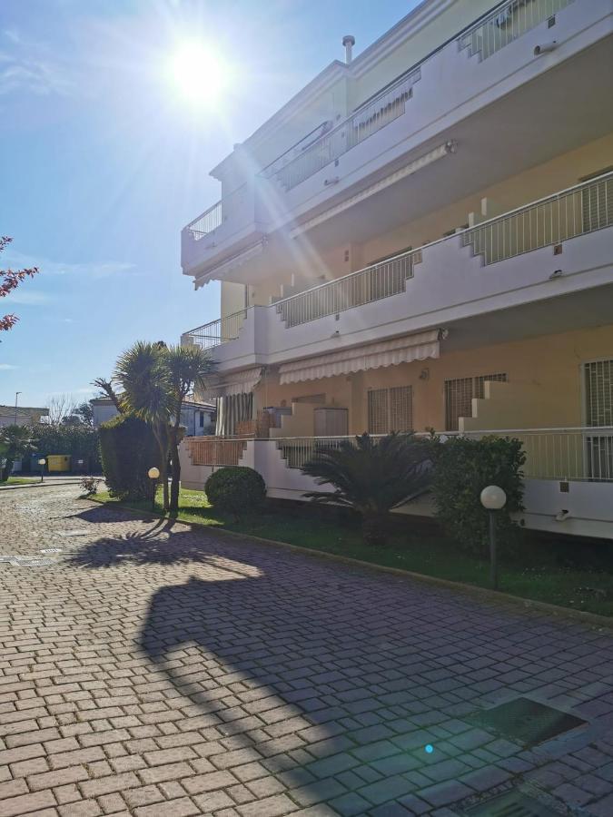Il Piacere Apartment Pineto Luaran gambar