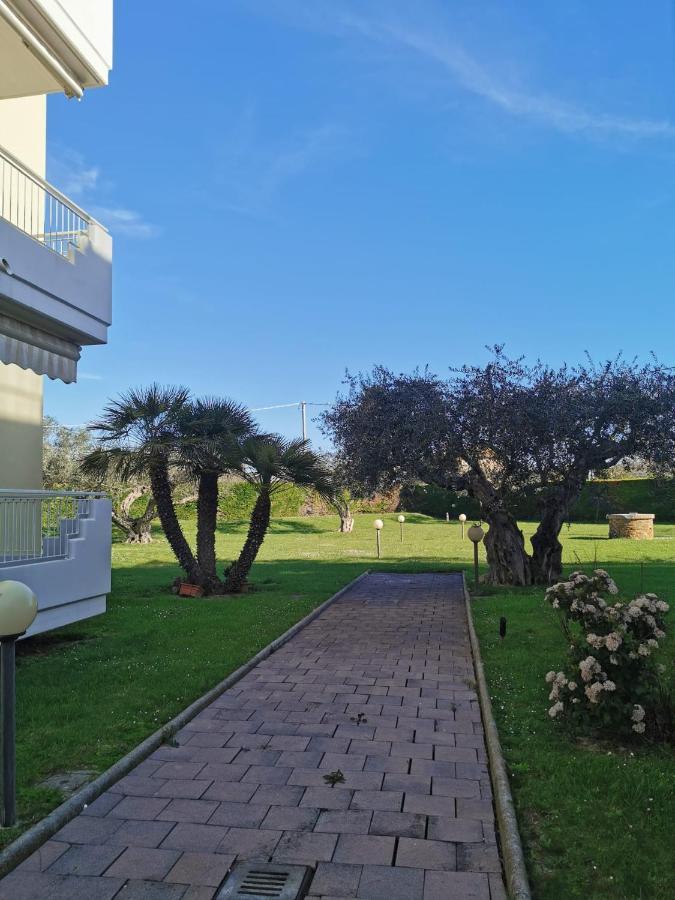 Il Piacere Apartment Pineto Luaran gambar